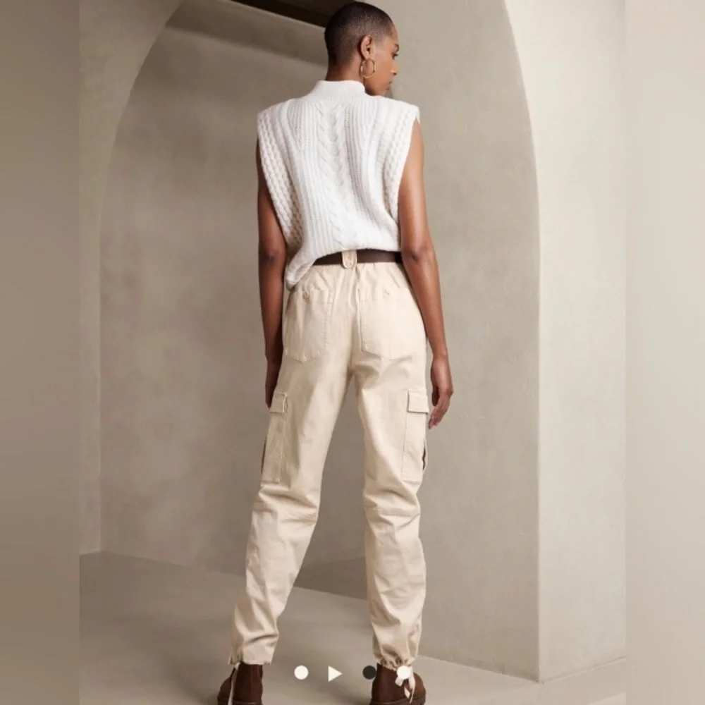 NWT! BANANA REPUBLIC TRANSITION CREAM WHITE SIERRA MOLESKIN CARGO PANT 🖥️3️⃣